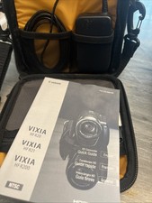 Canon VIXIA HF R200 Camcorder with Accessories Kit