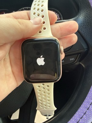 Apple Watch SE GPS & Cellular 44mm Aluminum Case Silicone Band Touch Screen