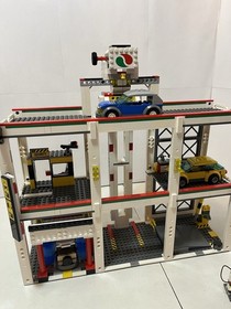 LEGO City Garage 4207 No Minifigures 99.9% Complete SEE PICS & DESCRIPTION