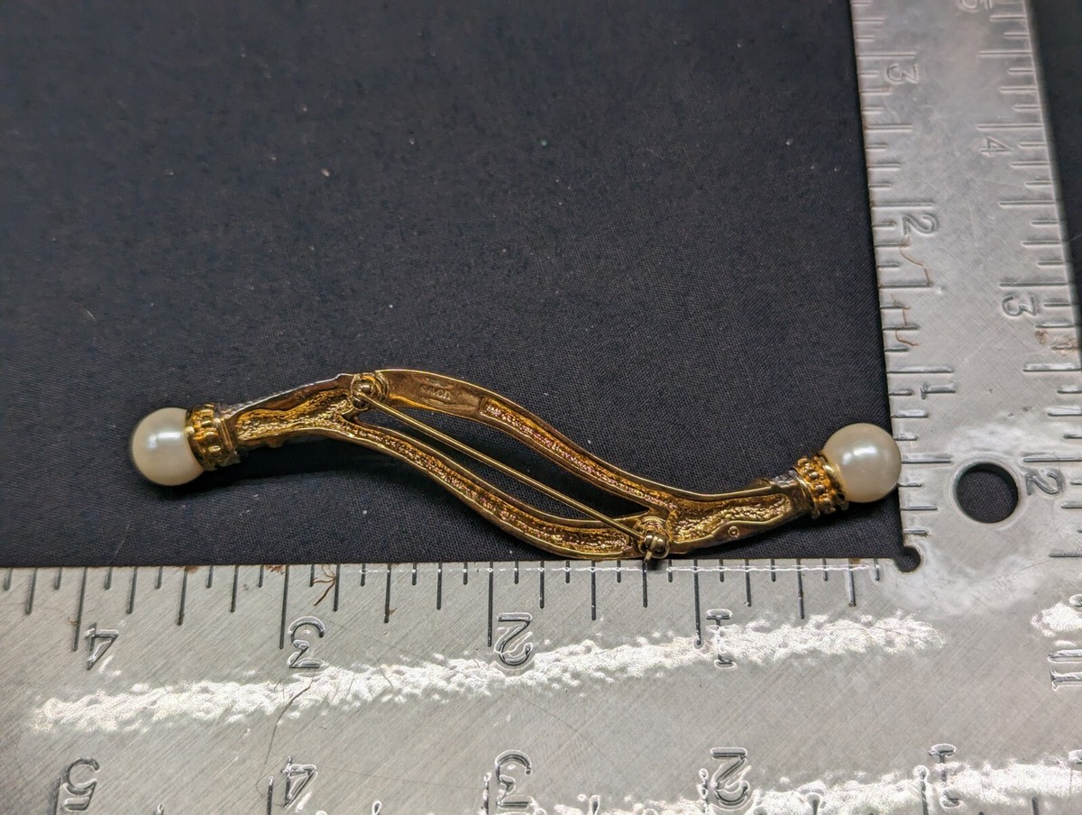 Vtg Avon brooch Faux Pearl Rhinestone Bar Classic Designs Collection Pin 1994 View 3