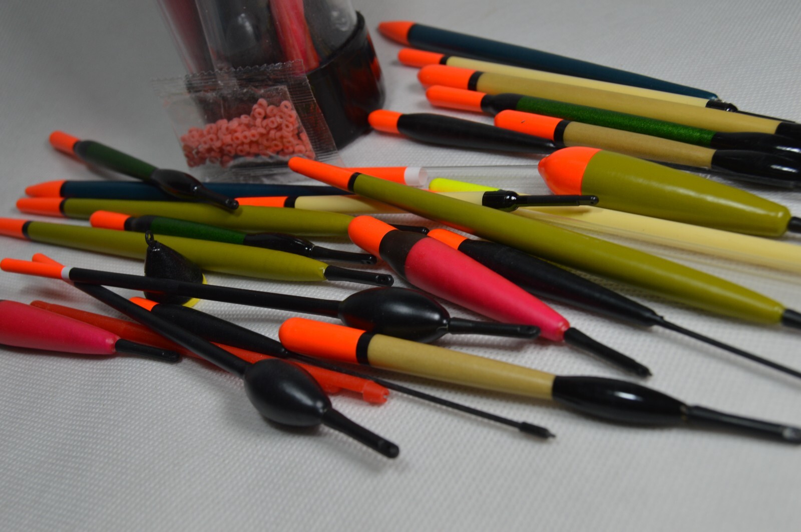 FISHING FLOAT SET 25 MIXED RUBBERS PLUMMET WEIGHT RIVER LAKE