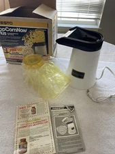 Presto 04820 PopLite Hot Air Popcorn Popper