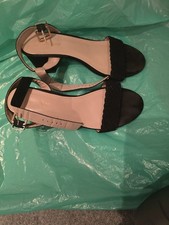 Ladies Black Sandals Siz5