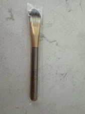 fiera Concealer Brush for use with fiera Luxury Concealer