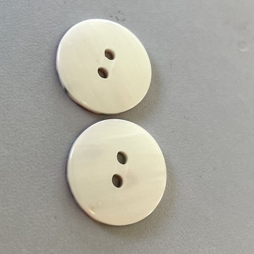 5pc Ivory Cream Flat 2 Hole Round Buttons 16mm Mother Of Pearl Shell - Picture 4 of 5