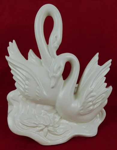 1960s Hull Pottery DOUBLE TWIN SWAN PLANTER 11"x9"x5" Satin White 81 Ohio USA