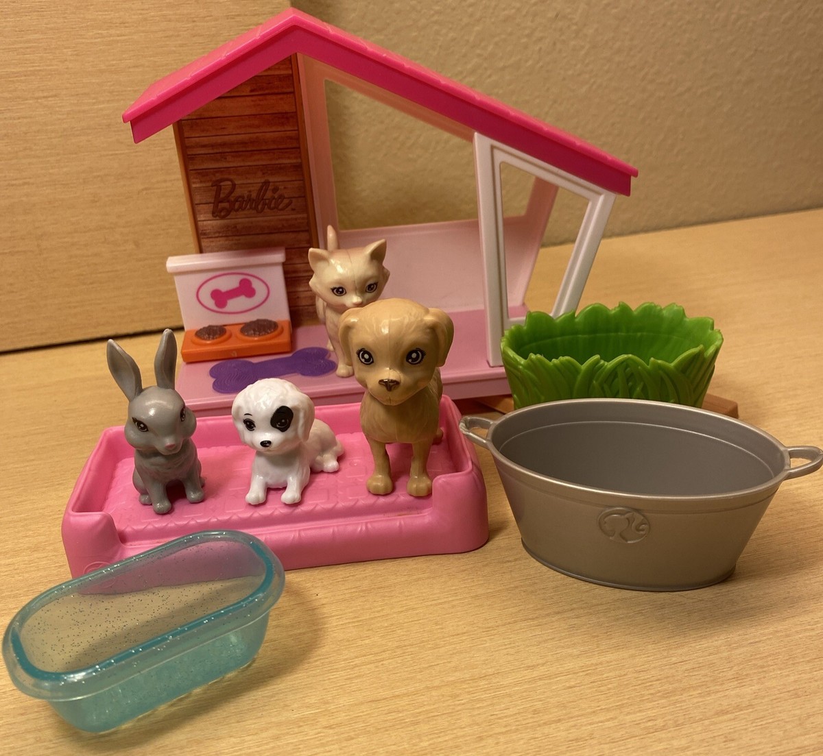 Barbie Play 'n Wash Pets Playset Color-Change Animals +1 Dog