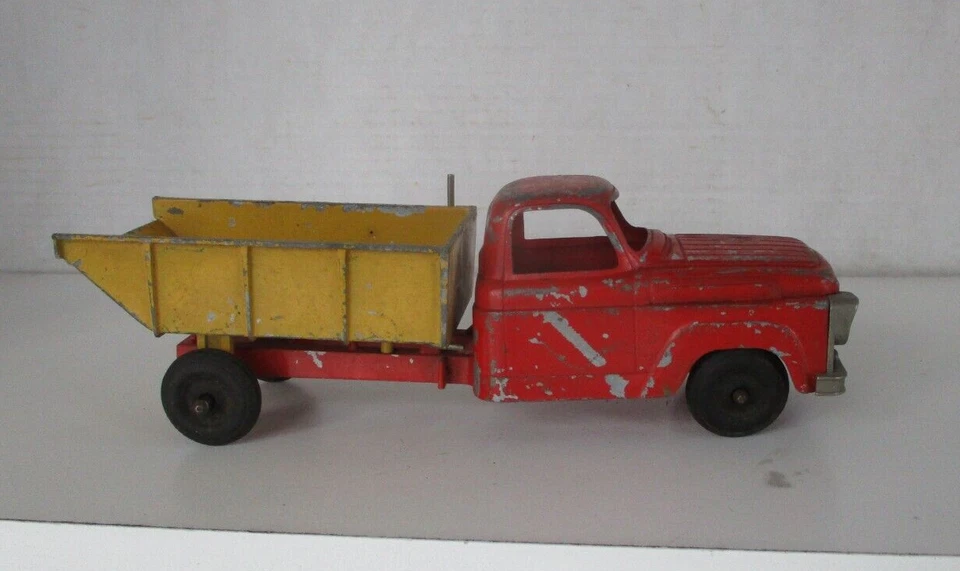 Camión de volteo Hubley Ford rojo y amarillo de colección Foto 3 de 4