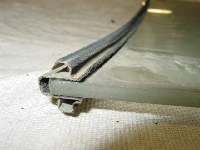 66-70 B-body, 67-72 A-body Puerta Vidrio Salida Ventana Canal Correderas-NUEVO Foto 3 de 3