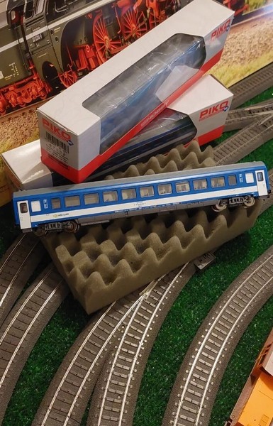 modelismo ferroviario h0, vagones de pasajeros, Marca Piko