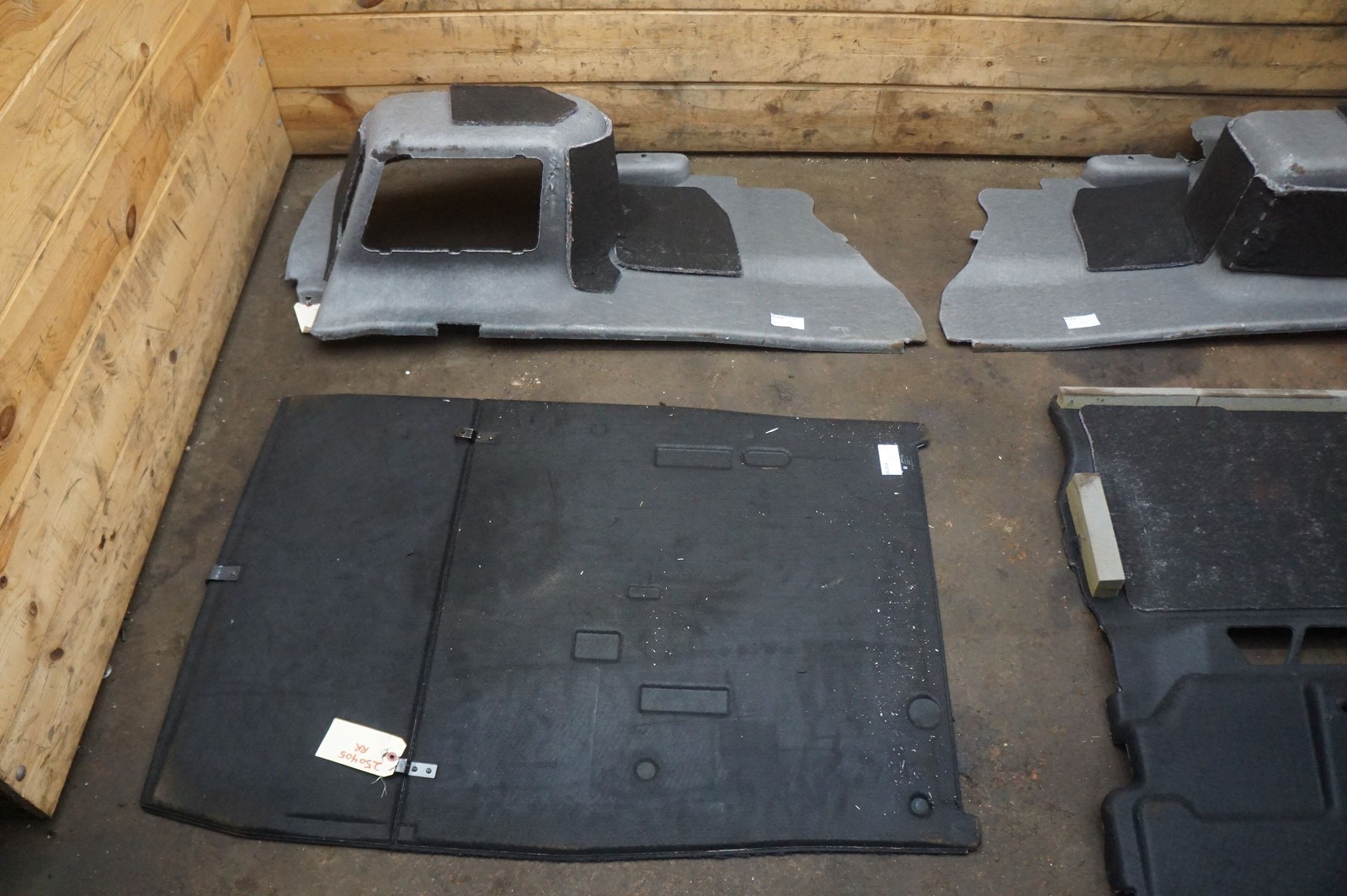 Set 5 Rear Lateral Cargo Trunk Carpet 7250313 Rolls Royce Ghost Series I 2011
