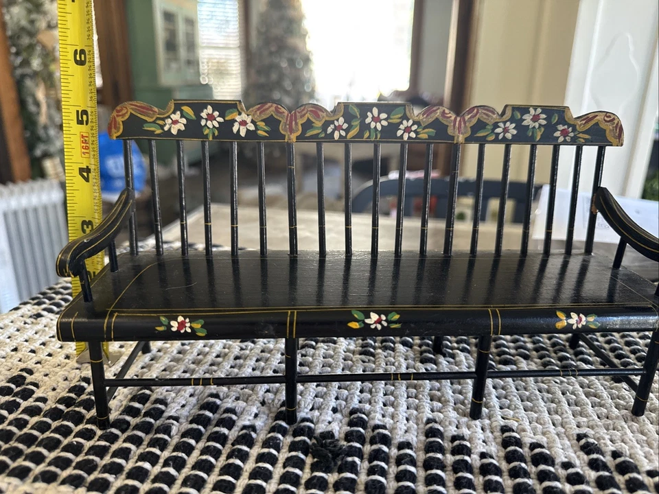 Dollhouse Bench - Image 4 of 4