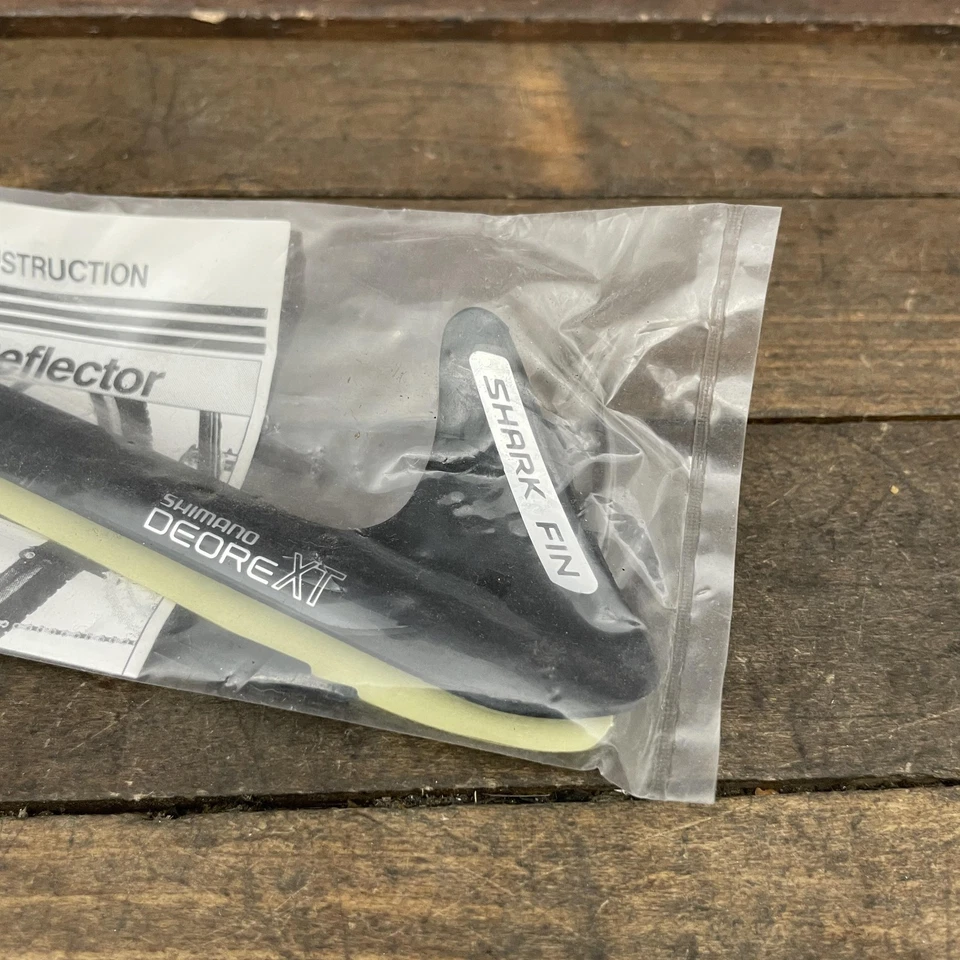 Deflector de cadena Shimano Deore XT aleta de tiburón nuevo de stock protector de marco de vaina MTB Foto 2 de 4