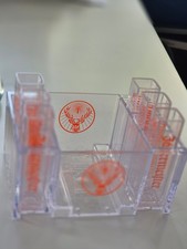 J&auml;germeister Tooter Rack, Set aus sechs quadratischen Schnapsgl&auml;sern (Stamper)