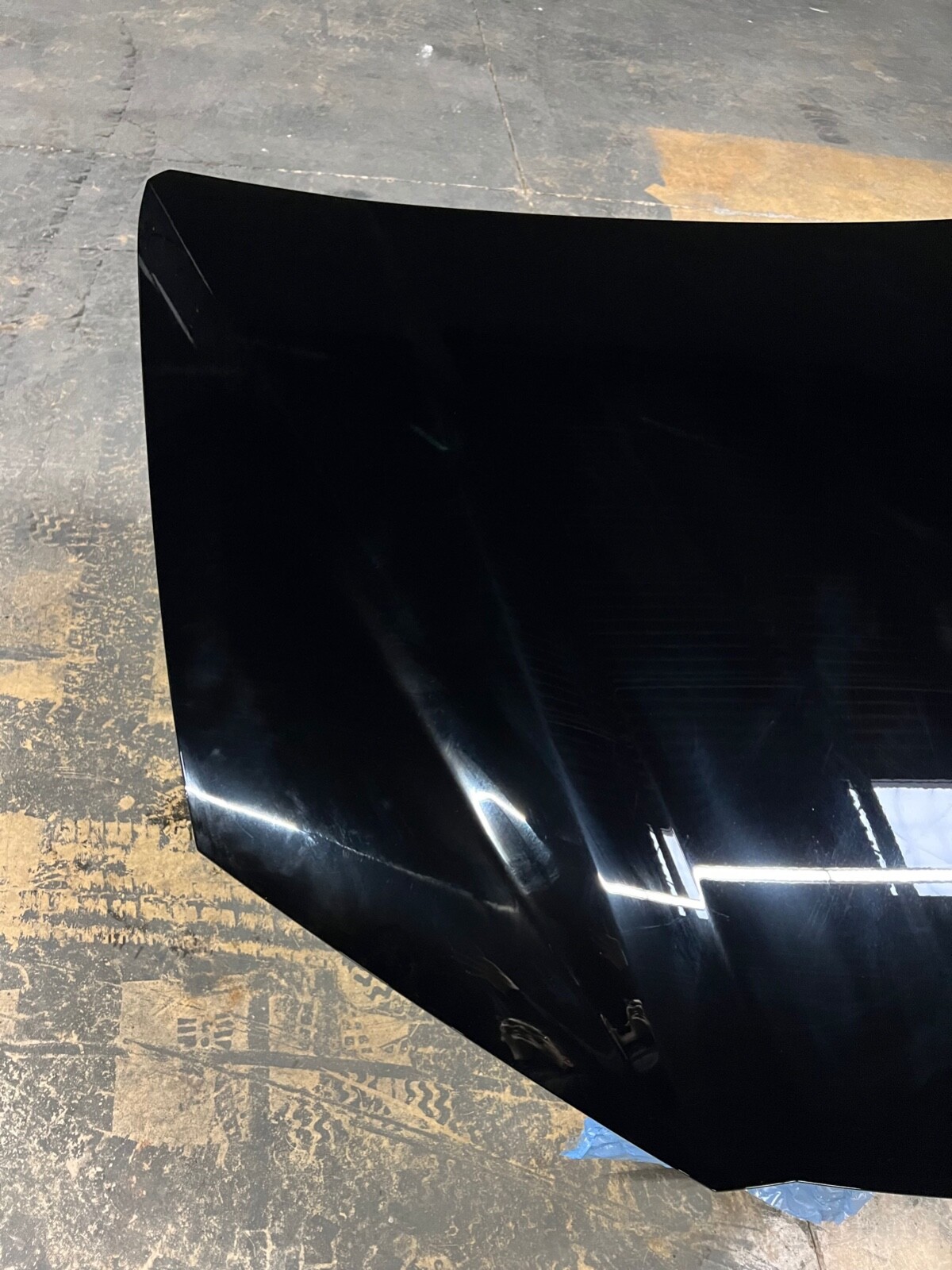 LAMBORGHINI URUS FRONT HOOD OEM Nero Noctis 2022
