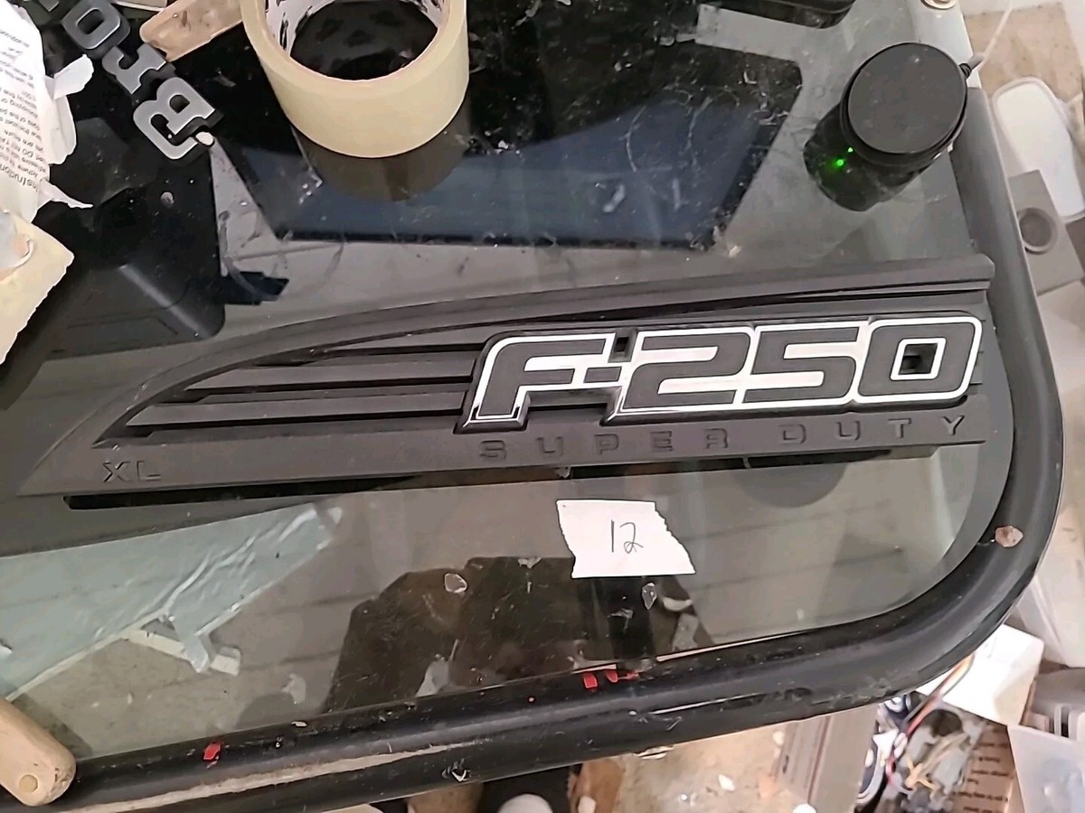 NEW 2011-2016 FORD F350 Super Duty XL LH Side Fender Emblem OEM