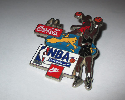 NBA Basketball Pin / Sponsoren: Nike, Reebok, McDonald's & Coca Cola (silber)