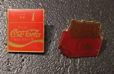 Pin s Lot of 2 Coca-Cola Drinks (142)