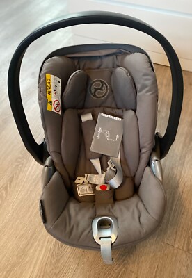 Babyschale Cybex (Plantinum Cloud Z i-Size) mit Basisstation (Base Z)