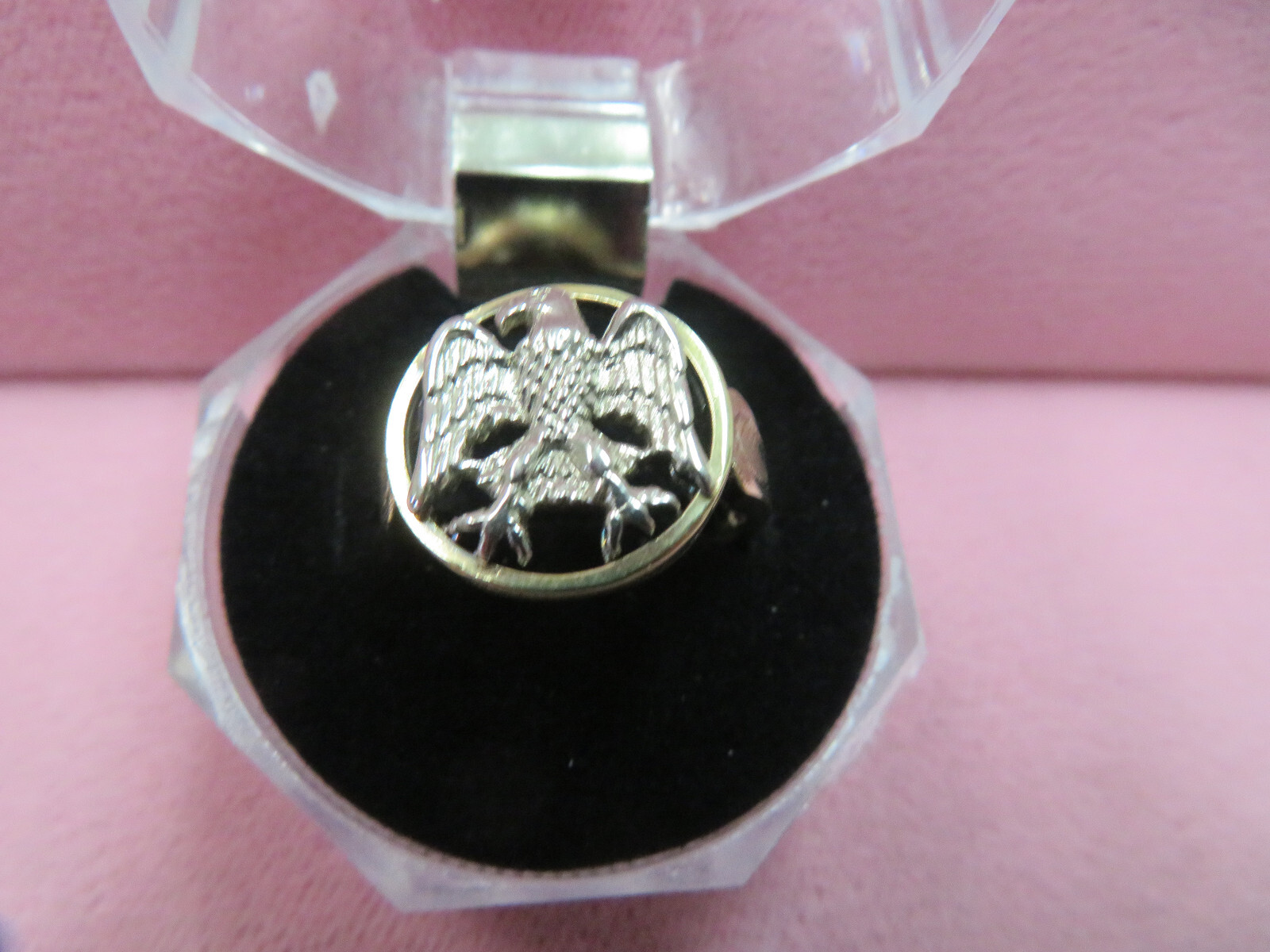 10K Solid Gold Eagle Ring  Size 6.75 - 4.19 Grams - image 1