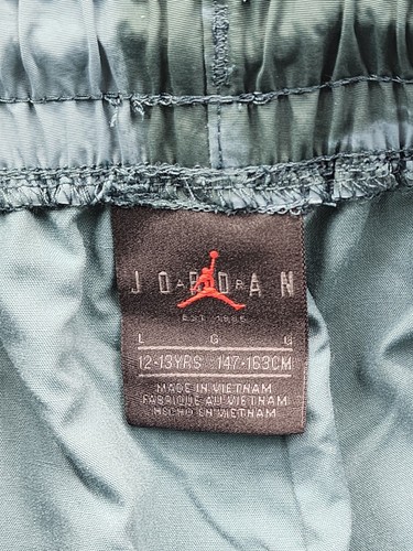 NEW Nike Jordan Boys Youth Size Large 12-13 Yrs Rugged Nylon Shorts Camo Flash - Picture 7 of 11