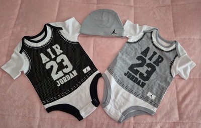 Baby Nike Jordan 2 Bodys Strampler Mütze Neu Gr. 3-6 Months (65-70DE) 3tlg.