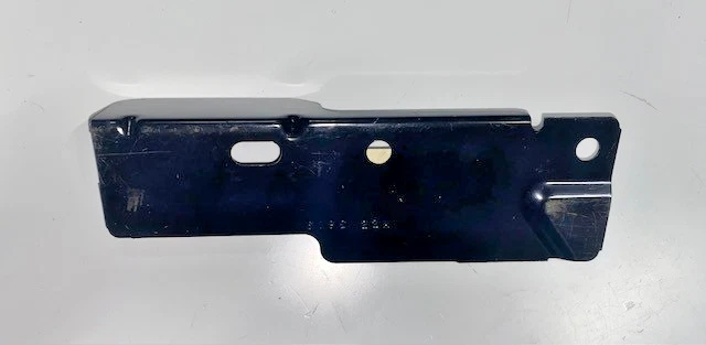 1997-2009 GENUINO GUARDABARROS GM SOPORTE INFERIOR, PIEZA OEM NUEVA, NÚMERO DE PIEZA 15293619 Foto 2 de 4