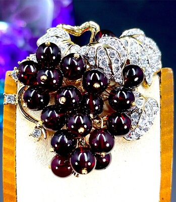 ELEGANT NOLAN MILLER GOLD PLATED CRYSTAL RHINESTONE & BEAD 'BORDEAUX GRAPE PIN' 