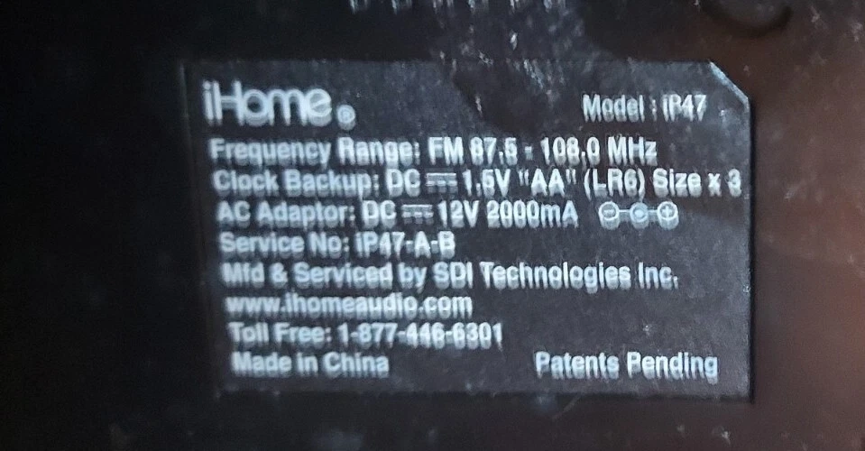 iHome iP47 Docking Station For iPhone/iPod  **DOES NOT INCLUDE AC ADAPTER ** - Image 3 of 4