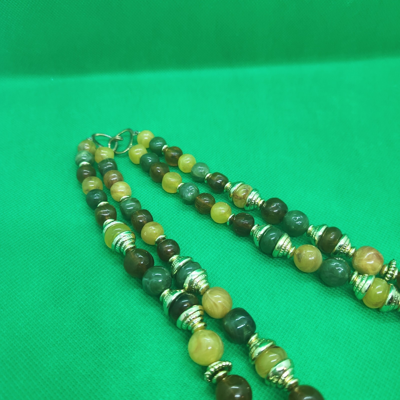Lucite Multi Strand Layer Irregular Round Green B… - image 5