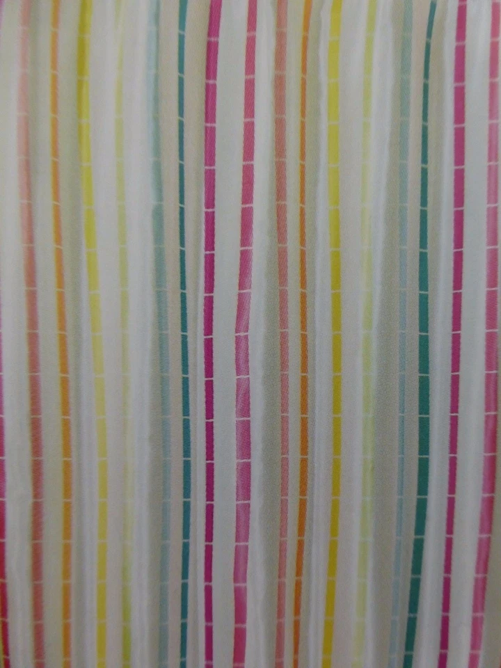 Cortina de ducha de tela Peri Home color rejilla 70" x 72" nueva en paquete Foto 3 de 4