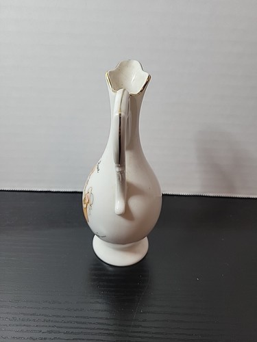 Holly Hobbie genuine porcelain "Love is the little things you do." pitcher/Vase. - Picture 5 of 7