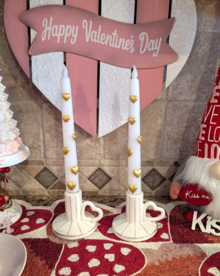 Valentine's Day LED White With Gold HEARTS Flameless Battery 2 Taper Candles Set