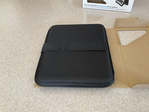 IHome Sound Folio IPad Case W/Built-in Rechargeable Stereo Speakers - Picture 5 of 9