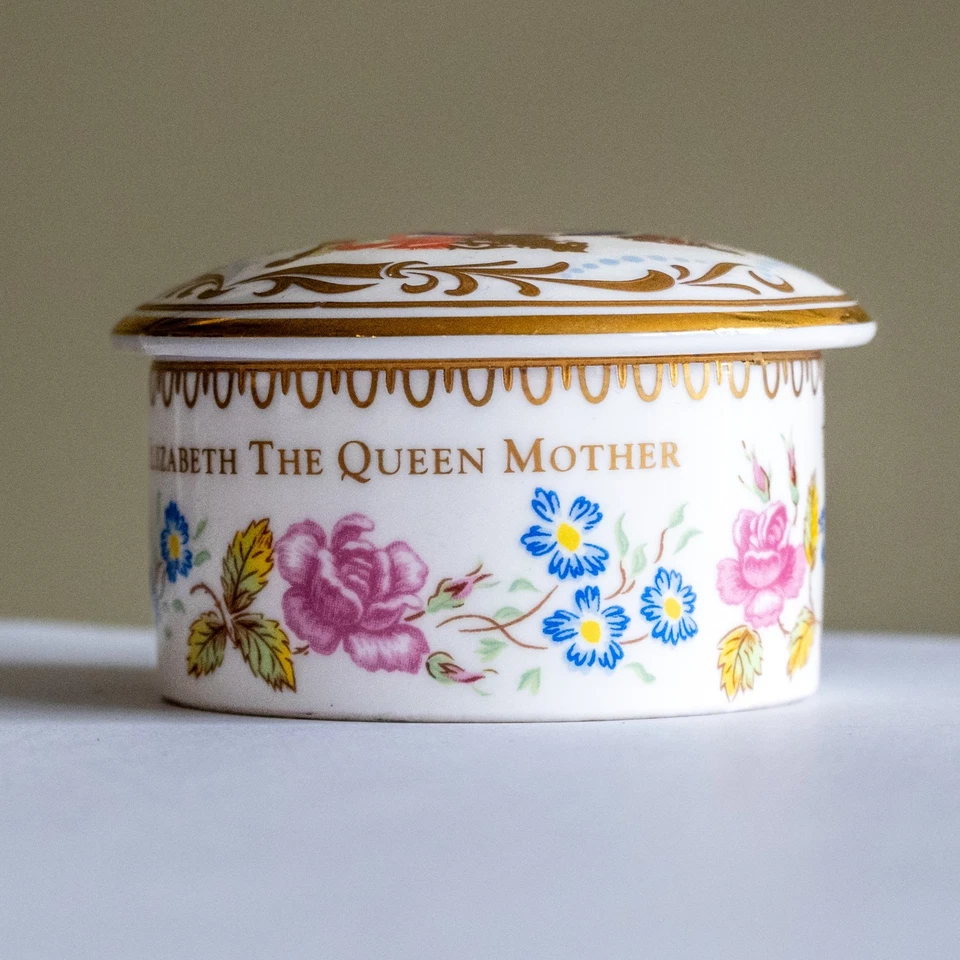 Royal Collection fine bone china pill trinket box The Queen Mother 1900-2002 - Image 4 of 4