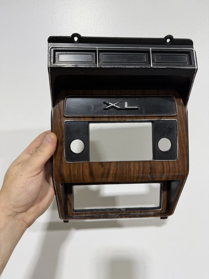 80-86 RADIO FORD F150 XL BRONCO F250 F350, CLIMATIZADOR BISEL MADERA OEM Foto 2 de 4