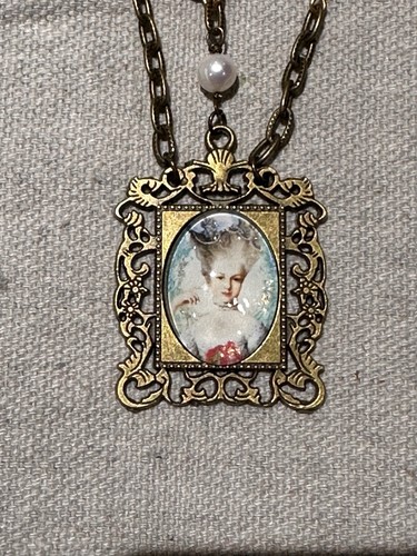 Collana con ciondolo cammeo stile vittoriano - Foto 2 di 3
