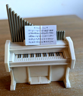 Sylvanian Families ERSATZTEILE Orgel / Klavier aus Hochzeitskapelle mit Liederblatt