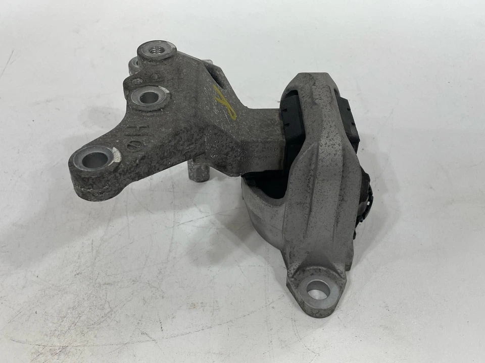 Fits 2017 - 2022 NISSAN ROGUE SPORT 2.0L RH Passenger Engine Mount Bracket OEM — 第 2/4 张图片