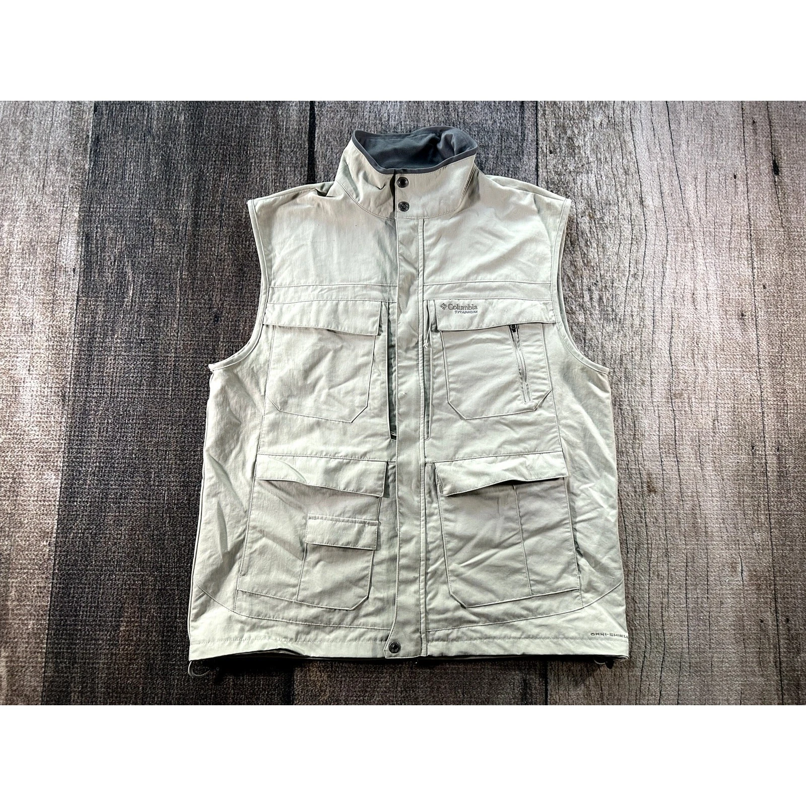 Columbia Titanium Vest Mens L Beige Omni Dry Hunting Fishing Pockets Outdoors
