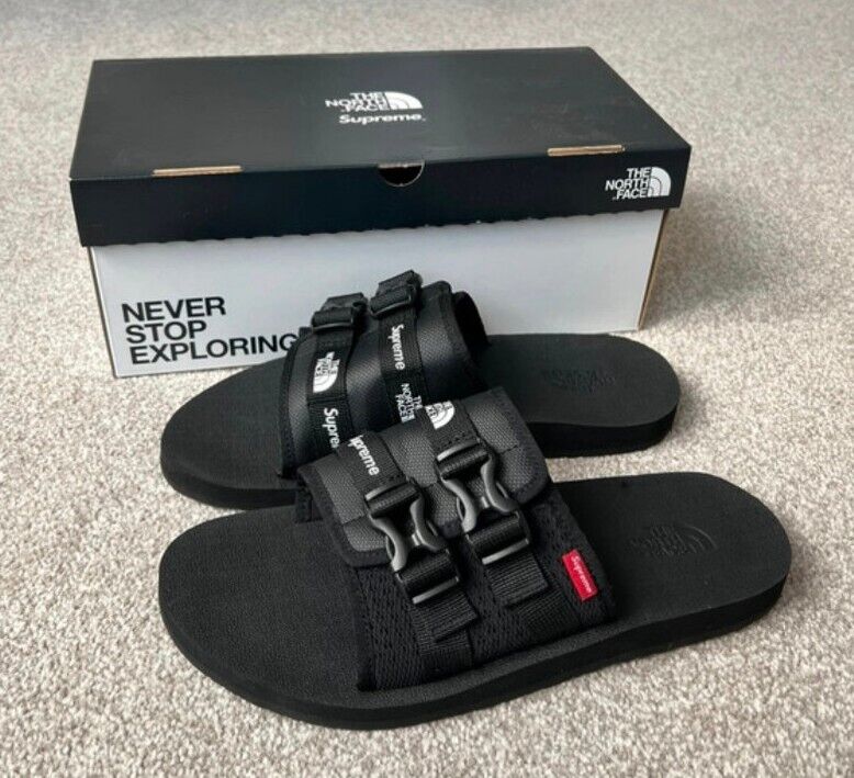 SS22 Supreme The North Face Trekking Sandal slides Black SS22 Supreme The North Face Trekking Sandal slides Black