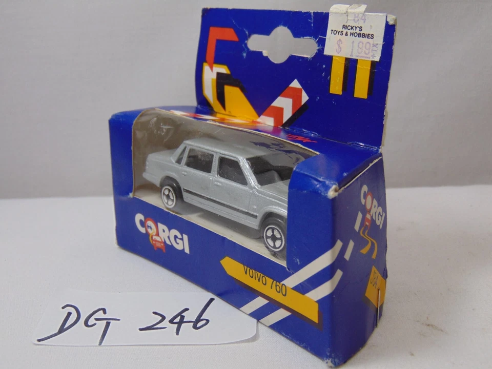 Coche diecast vintage Corgi Toys NOS IOB 1984 J84 plateado Volvo 760 en caja Foto 2 de 3