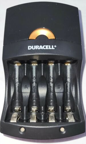 Duracell NiMH Class 2 AA / AAA Battery Charger - Picture 1 of 4