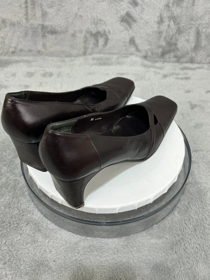 Caressa Women's 3" Square Toe Pump Chunky Wood Heel Brown Size 8.5 M Pre-Owned - Image 3 of 4