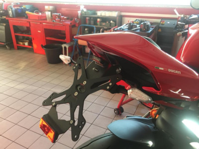 EVOTECH VERSTELLBARER KENNZEICHENHALTER DUCATI PANIGALE V4 2018-2024 NEW TAIL TIDY