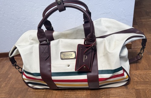 Pendalton Glacier Park  22” Inch Weeled Duffel  Bag