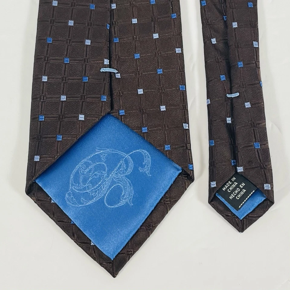 Bugatti 100% Silk Neck Tie Brown W/Blue Squares Geometric 3 13/16” Foto 3 de 4