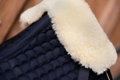 ESKADRON PIKEUR REITMODEN BRINKMANN GMBH & CO. KG Eskadron Lammfell Sattelunterlage natur Warmblut