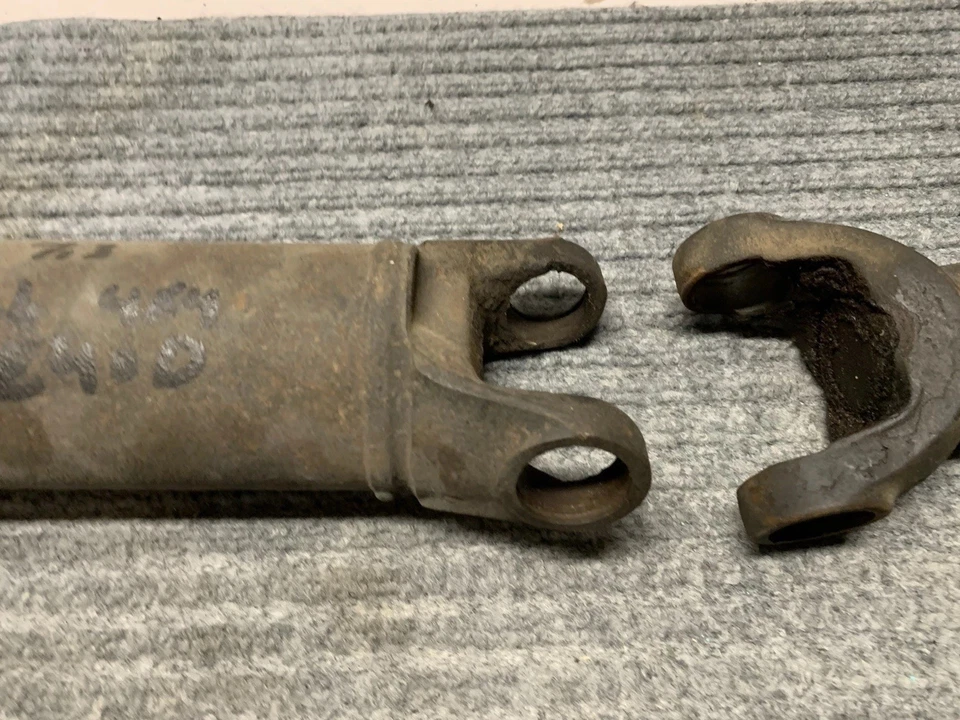 Ford F250 F350 1992-1997 155” WB eje de transmisión trasero 7,3 L Powerstroke automático 4x4 Foto 3 de 4