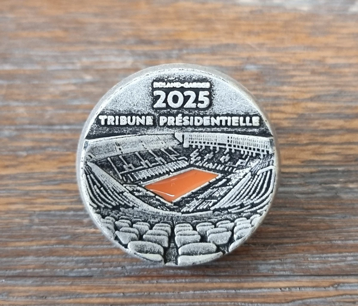 Pin's Roland Garros 93 Perrier Tennis Signé Arthus Bertrand 30mm 5g